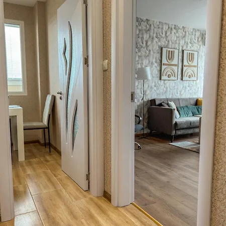 One-bedroom Next To Mall With Free Street Parking Daire Filibe