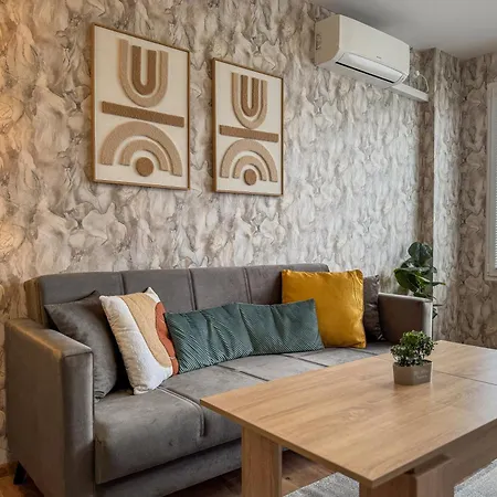 One-bedroom Next To Mall With Free Street Parking By Flat Manаger * Plowdiw