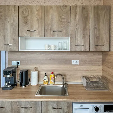 One-bedroom Next To Mall With Free Street Parking By Flat Manаger *