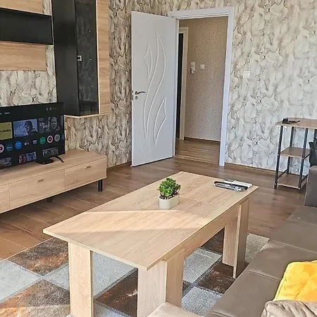 One-bedroom Next To Mall With Free Street Parking Пловдив