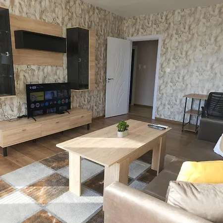 One-bedroom Next To Mall With Free Street Parking By Flat Manаger Plowdiw