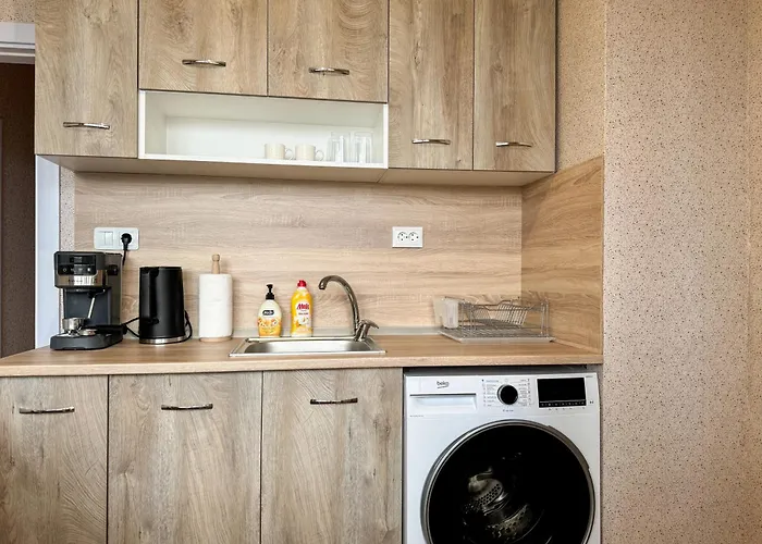 One-bedroom Next To Mall With Free Street Parking Апартаменты